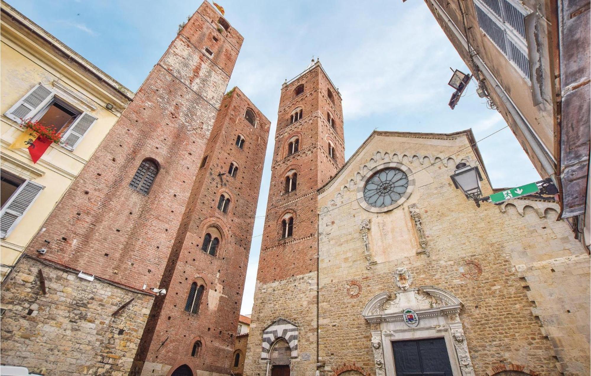 Amazing Apartment In Albenga With Wifi Экстерьер фото